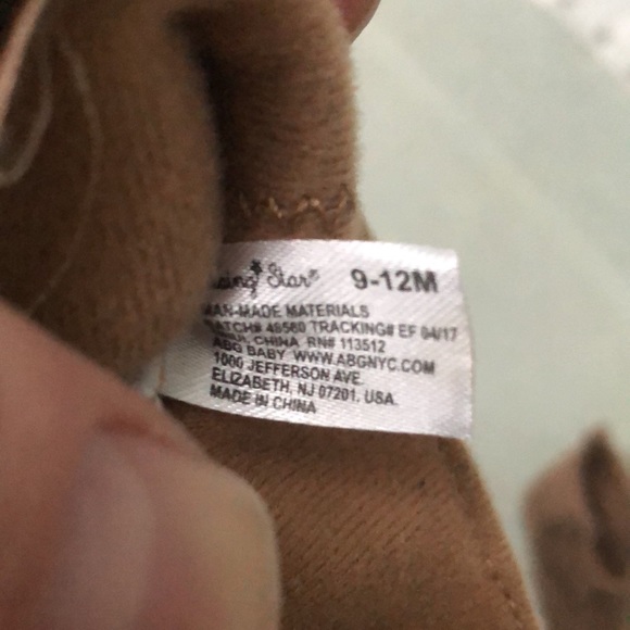 Girls’ metallic bronze baby booties. Size 9-12 Soft and comfortable. Velcro. - Picture 7 of 7